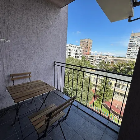 Cozy 1-bedroom Near Old Town - Purple5 *