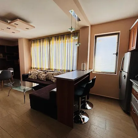 Cozy 1-bedroom Near Old Town - Purple5