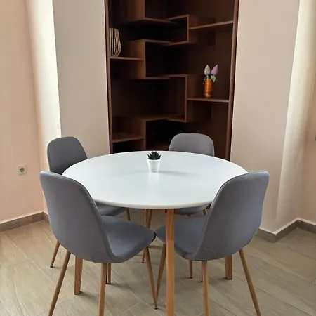 Cozy 1-bedroom Near Old Town - Purple5 Апартамент *