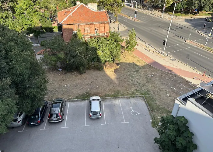 Apartment Cozy 1-bedroom Near Old Town - Purple5 *